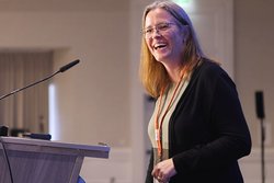 Symposium 2025 - 06_19_12_33_kohn_maja