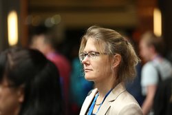 Symposium 2017 - 20170618_faces_in_the_crowd_0085